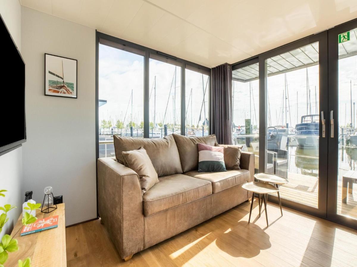Comfortable Houseboat In Volendam Marina Екстер'єр фото