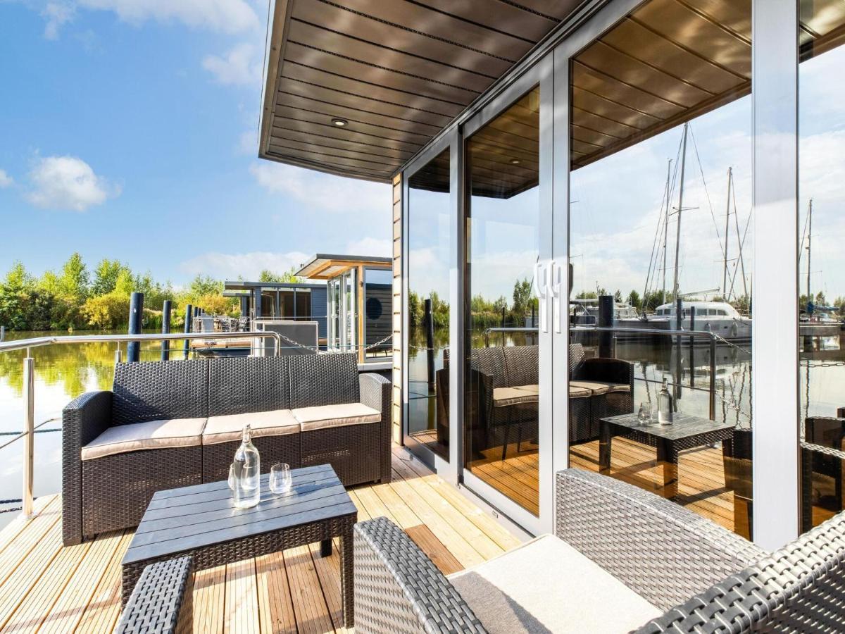 Comfortable Houseboat In Volendam Marina Екстер'єр фото
