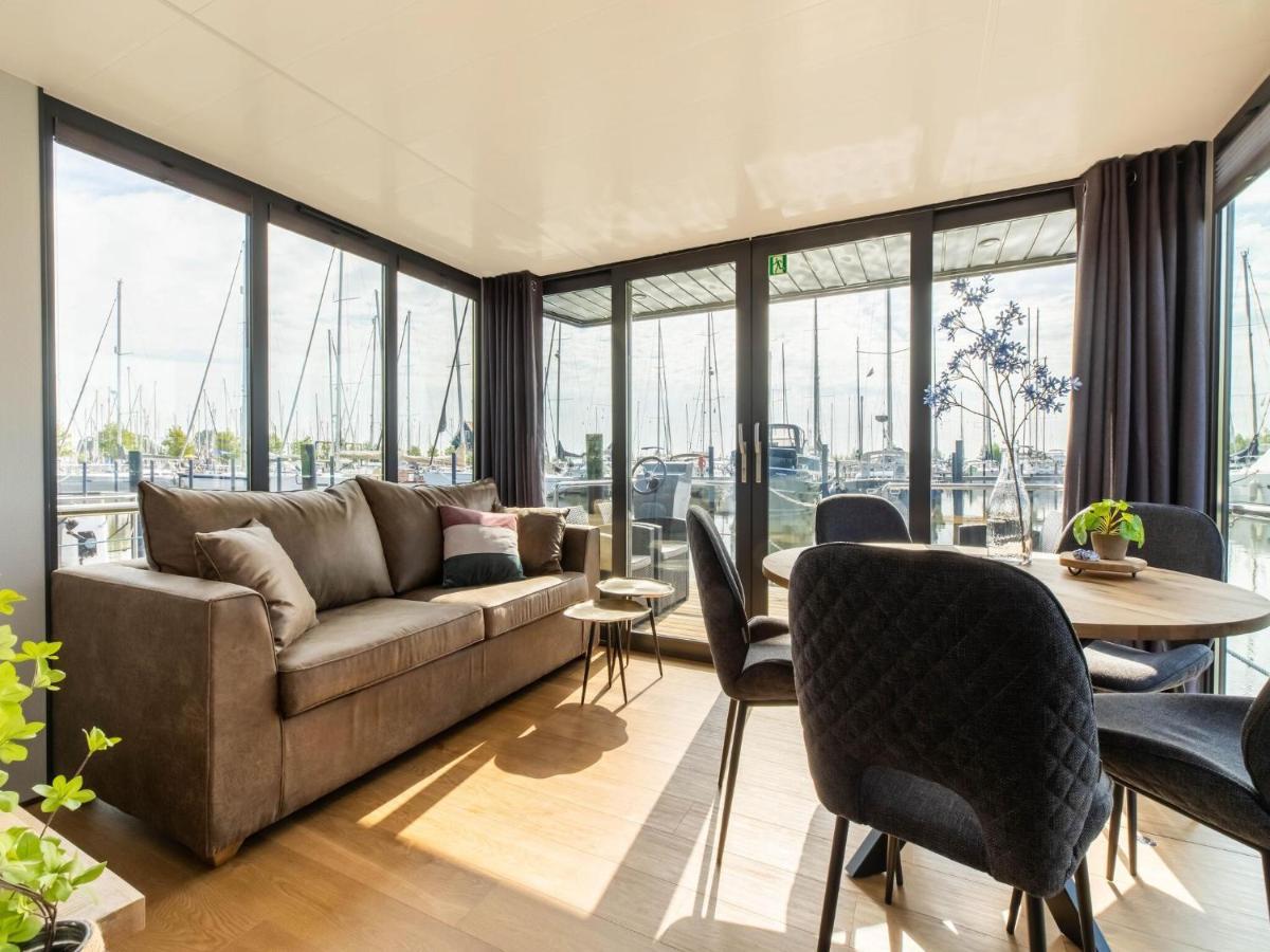 Comfortable Houseboat In Volendam Marina Екстер'єр фото