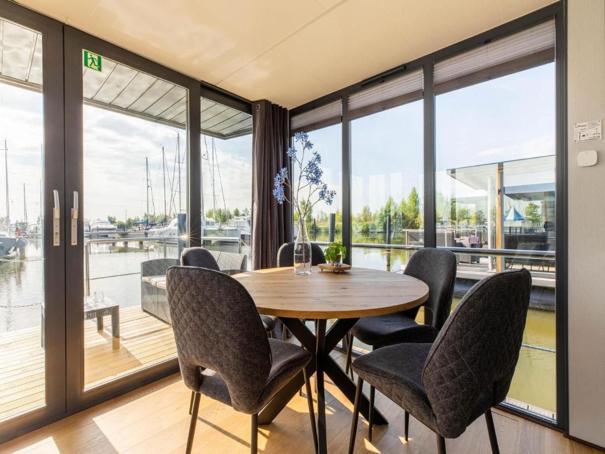 Comfortable Houseboat In Volendam Marina Екстер'єр фото
