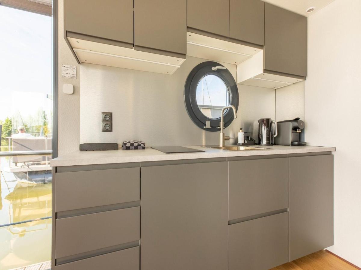 Comfortable Houseboat In Volendam Marina Екстер'єр фото