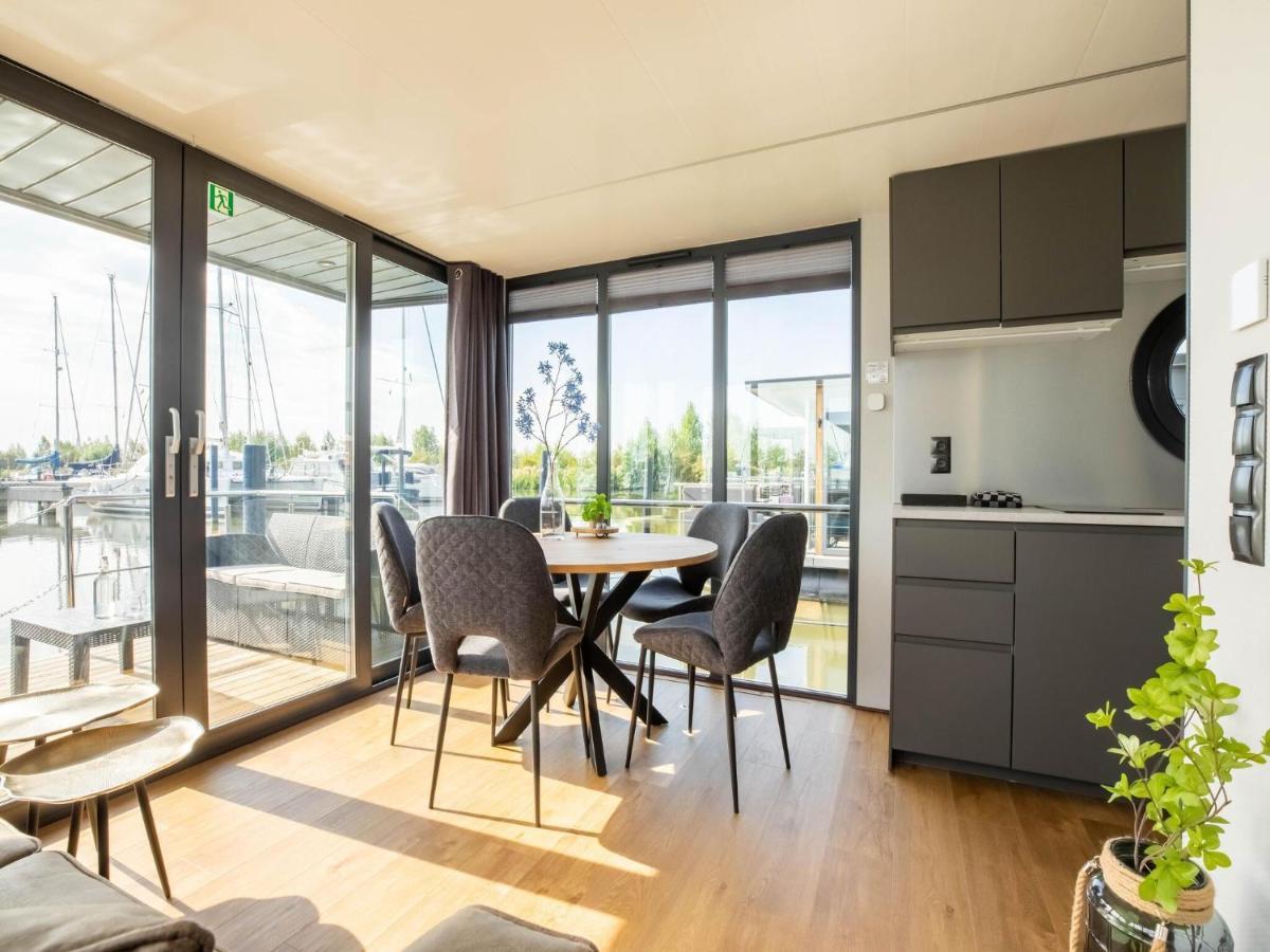 Comfortable Houseboat In Volendam Marina Екстер'єр фото