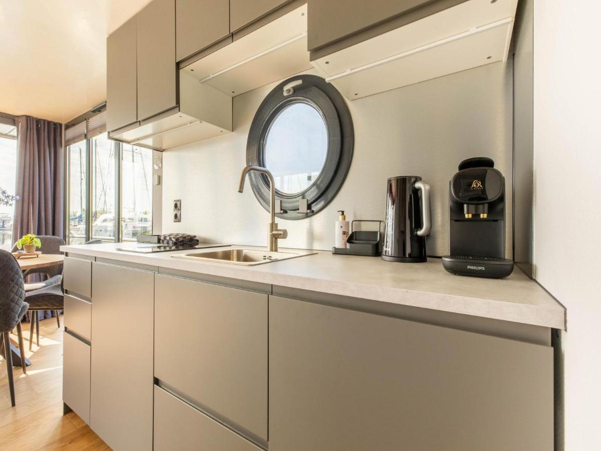 Comfortable Houseboat In Volendam Marina Екстер'єр фото