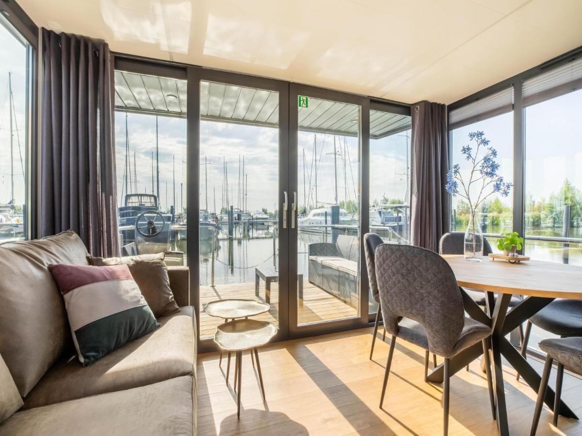 Comfortable Houseboat In Volendam Marina Екстер'єр фото