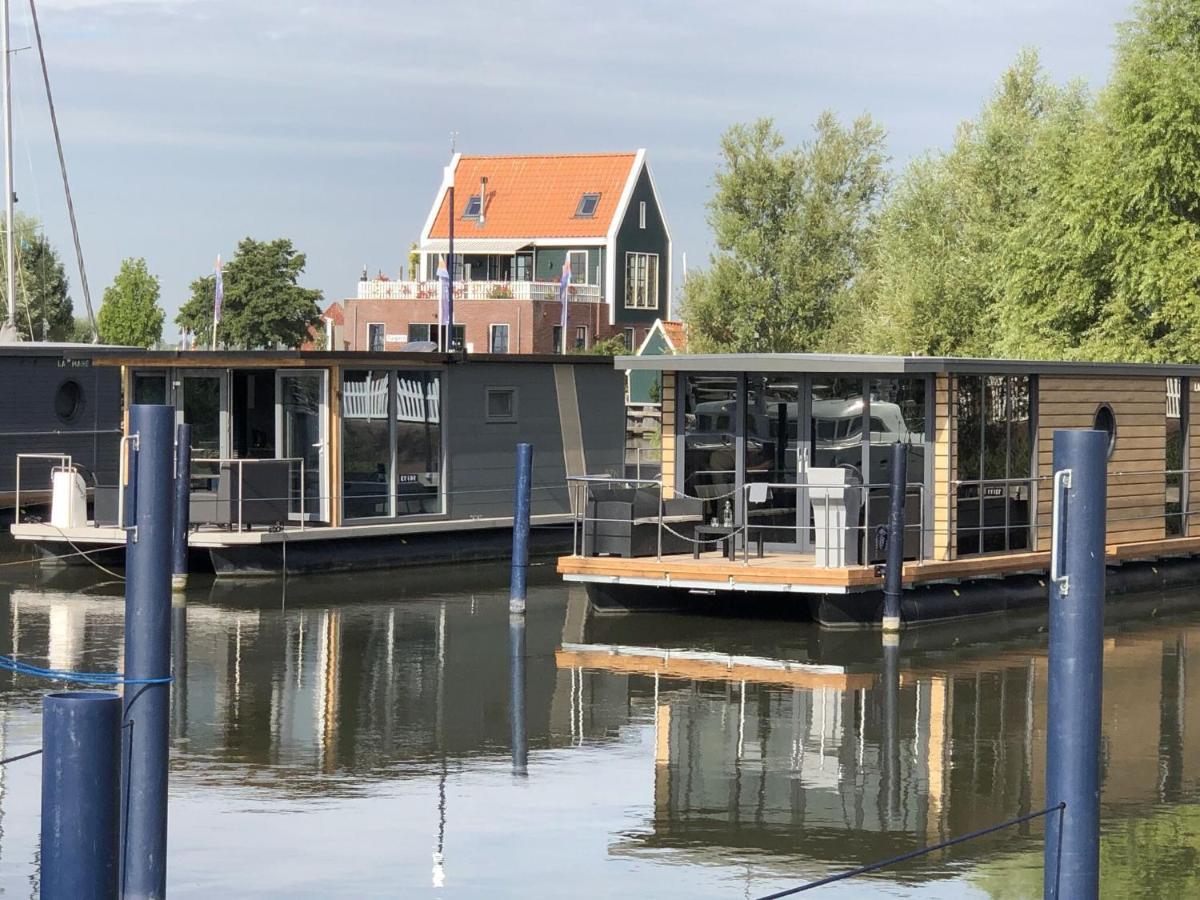 Comfortable Houseboat In Volendam Marina Екстер'єр фото